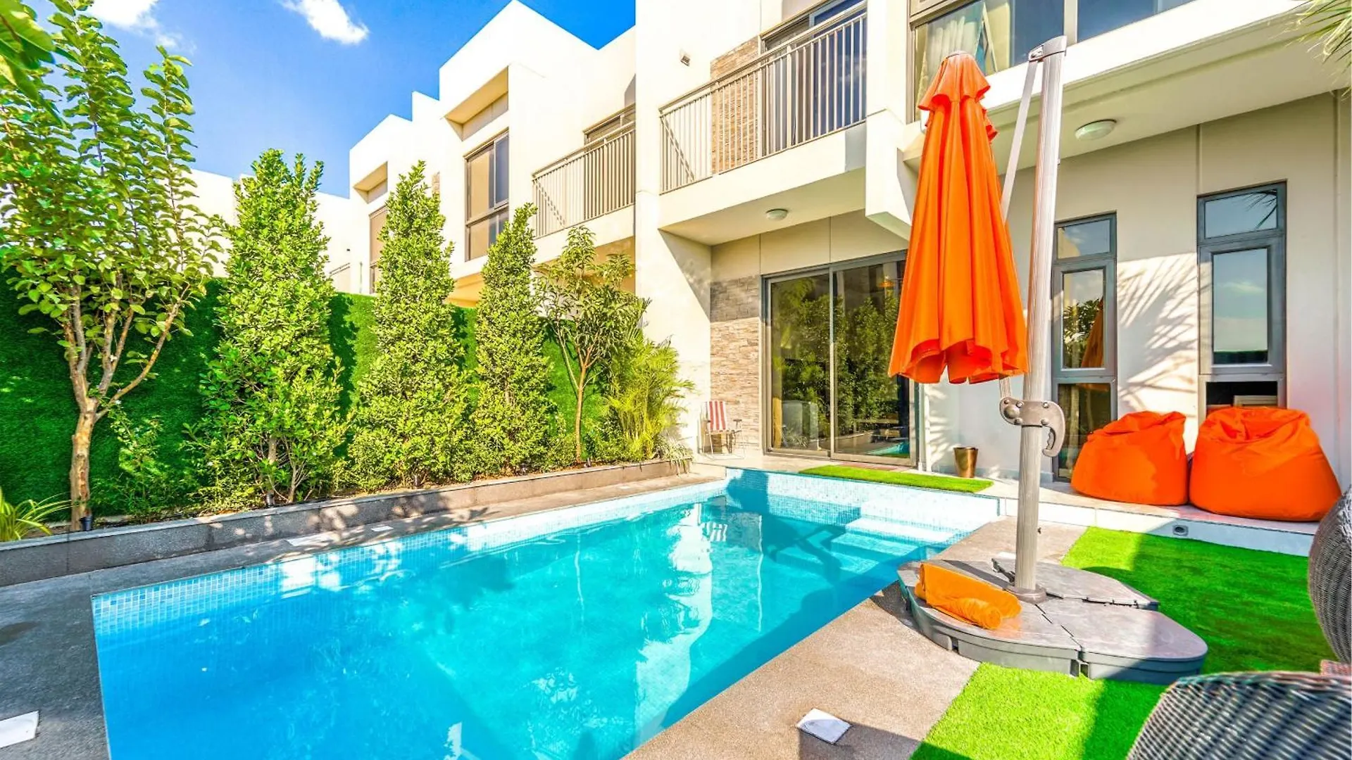 Dubai Private Pool Villa Damac Hills 2 Deleguest