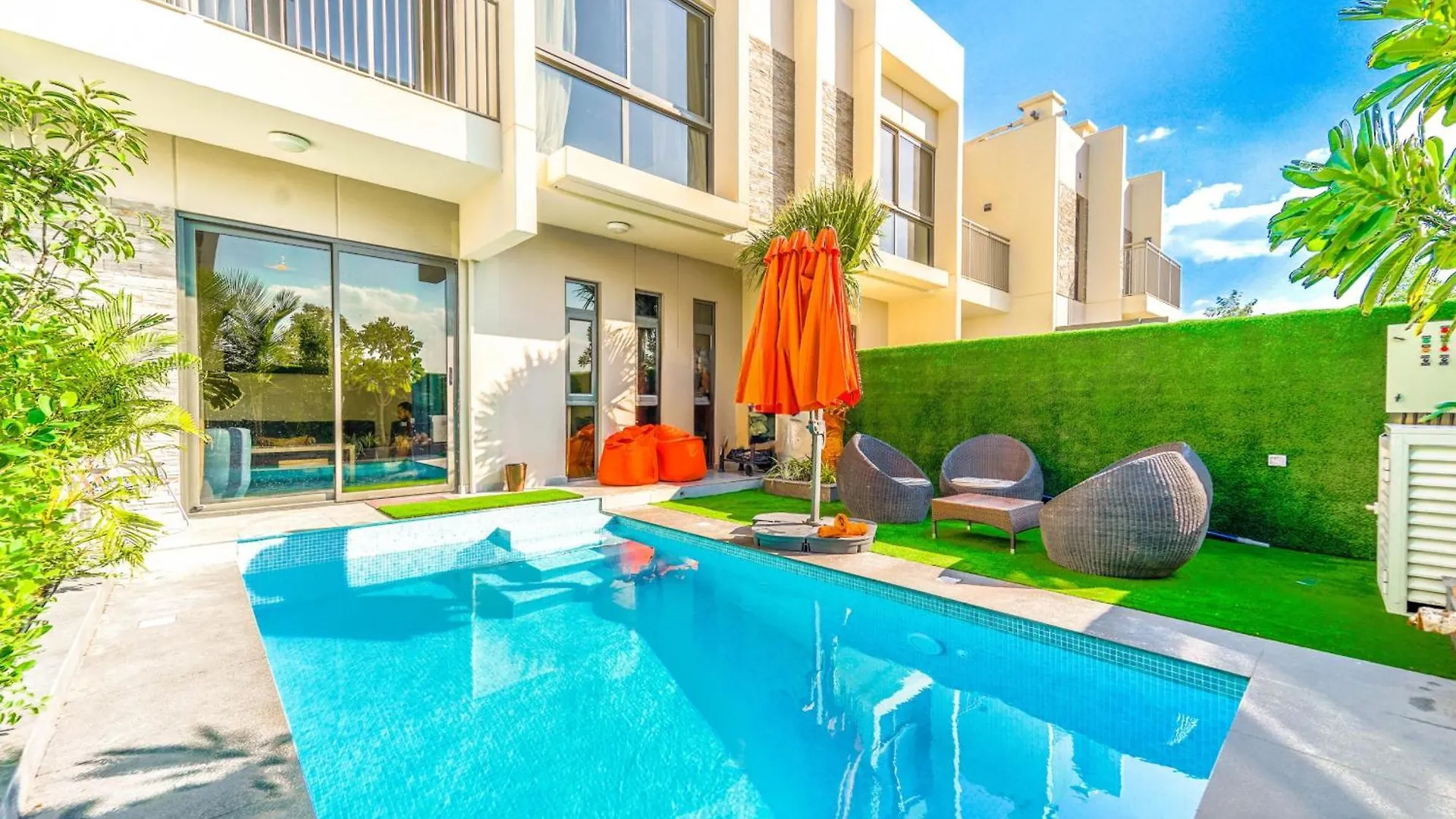 Dubai Private Pool Villa Damac Hills 2 Deleguest
