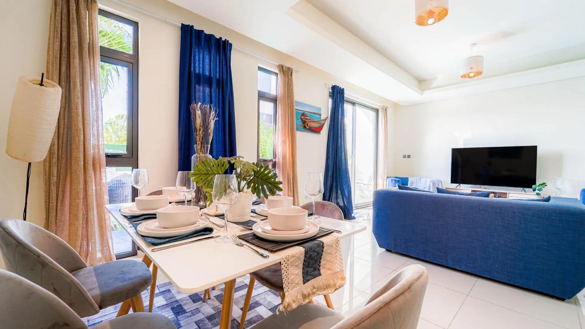 Dubai Private Pool Villa Damac Hills 2 Deleguest
