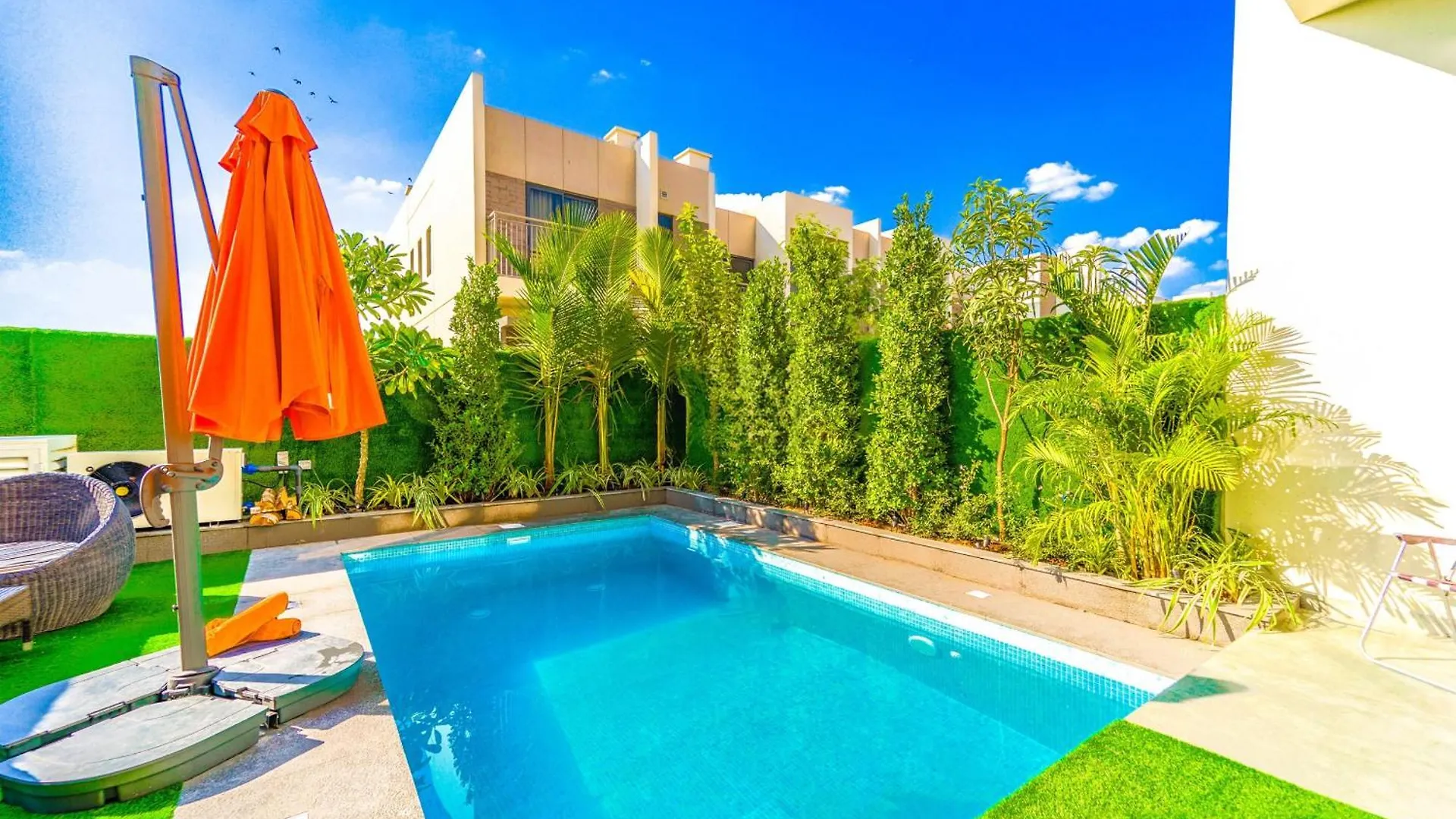 Dubai Private Pool Villa Damac Hills 2 Deleguest